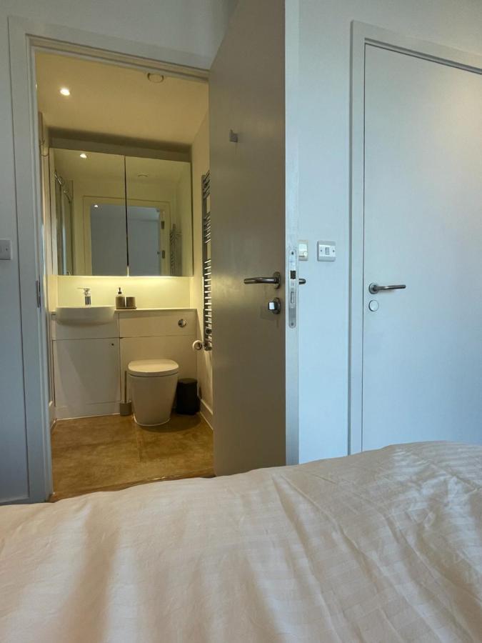 Luxury En-Suite Room Olympic Village In Shared Apartment London Eksteriør bilde