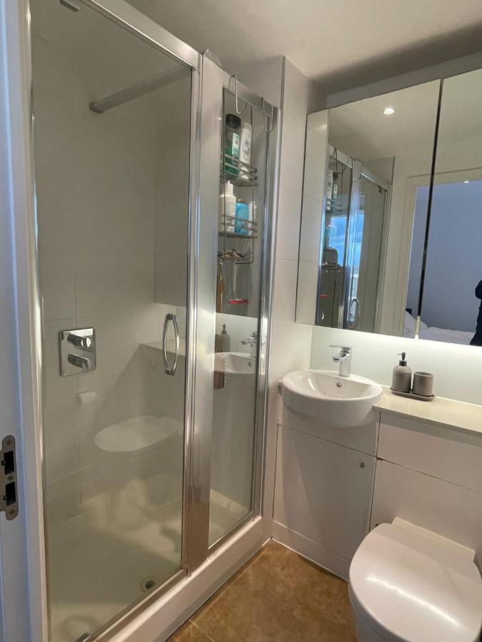 Luxury En-Suite Room Olympic Village In Shared Apartment London Eksteriør bilde
