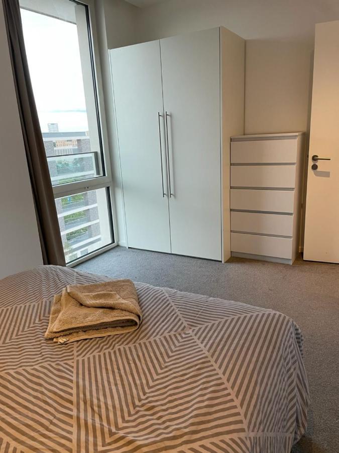 Luxury En-Suite Room Olympic Village In Shared Apartment London Eksteriør bilde