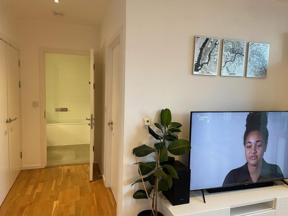 Luxury En-Suite Room Olympic Village In Shared Apartment London Eksteriør bilde