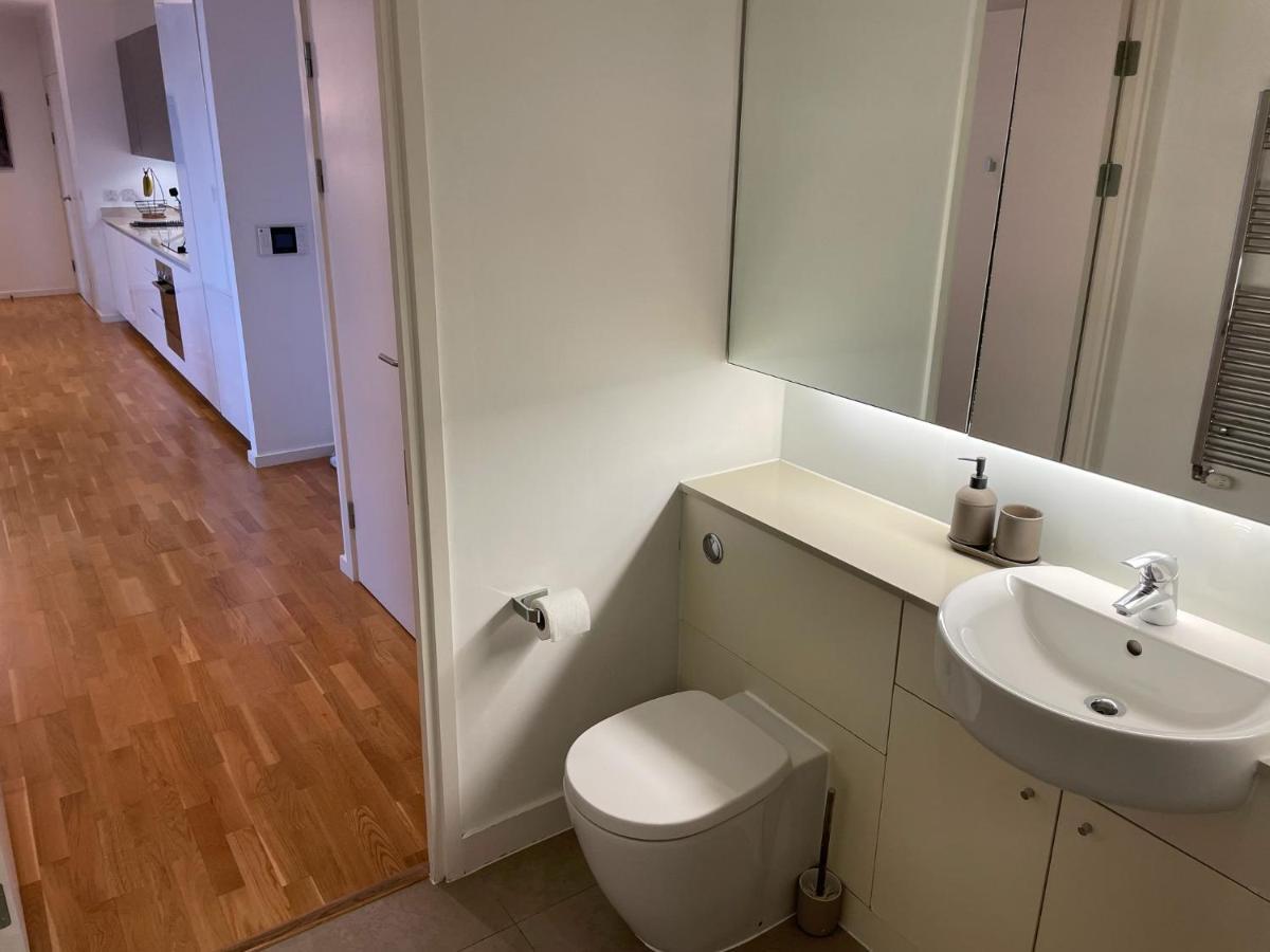 Luxury En-Suite Room Olympic Village In Shared Apartment London Eksteriør bilde