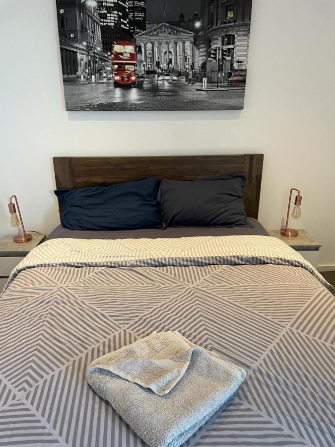 Luxury En-Suite Room Olympic Village In Shared Apartment London Eksteriør bilde
