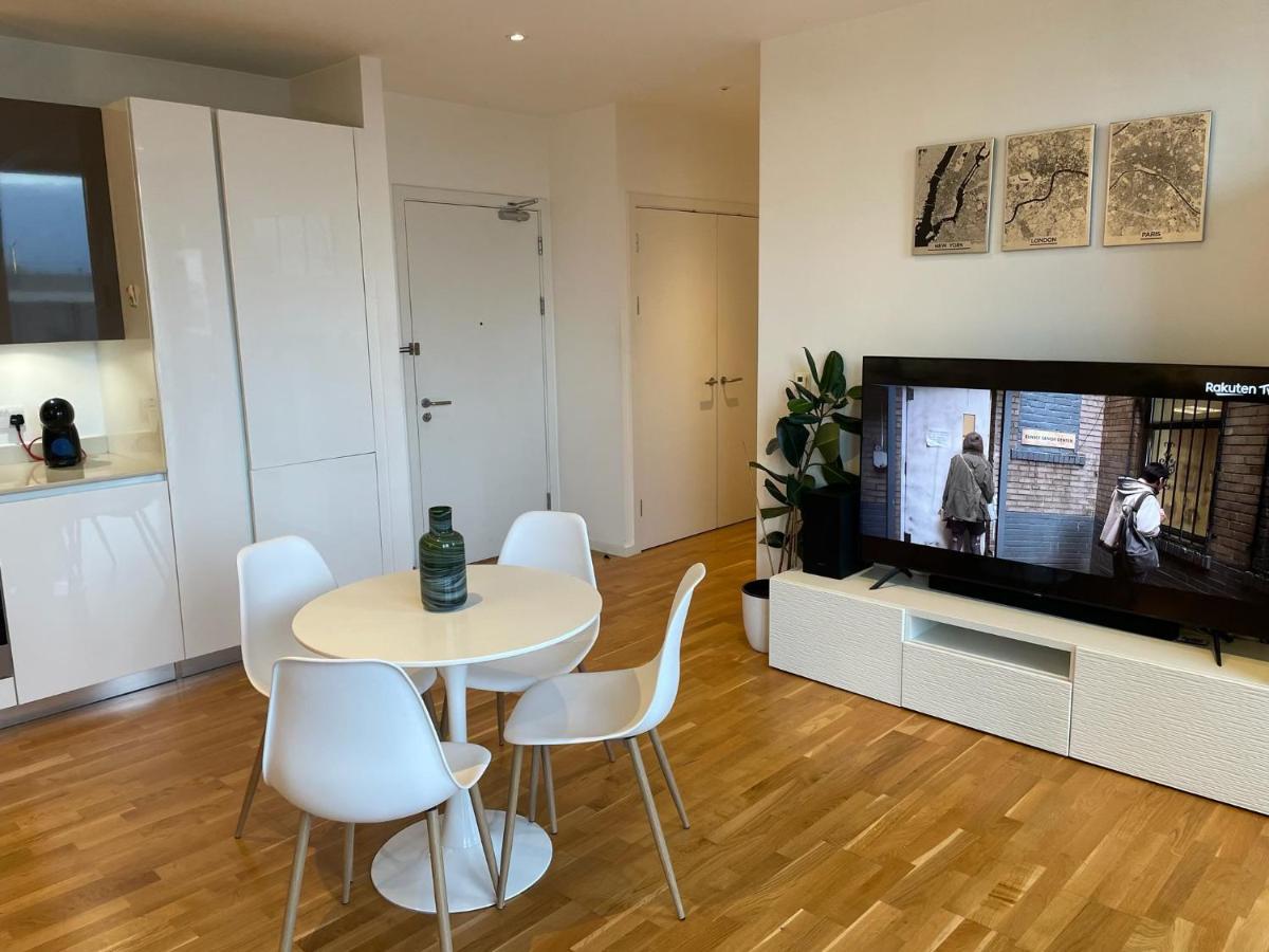 Luxury En-Suite Room Olympic Village In Shared Apartment London Eksteriør bilde