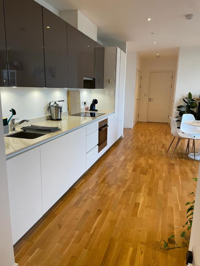 Luxury En-Suite Room Olympic Village In Shared Apartment London Eksteriør bilde