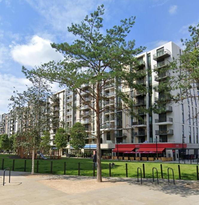 Luxury En-Suite Room Olympic Village In Shared Apartment London Eksteriør bilde